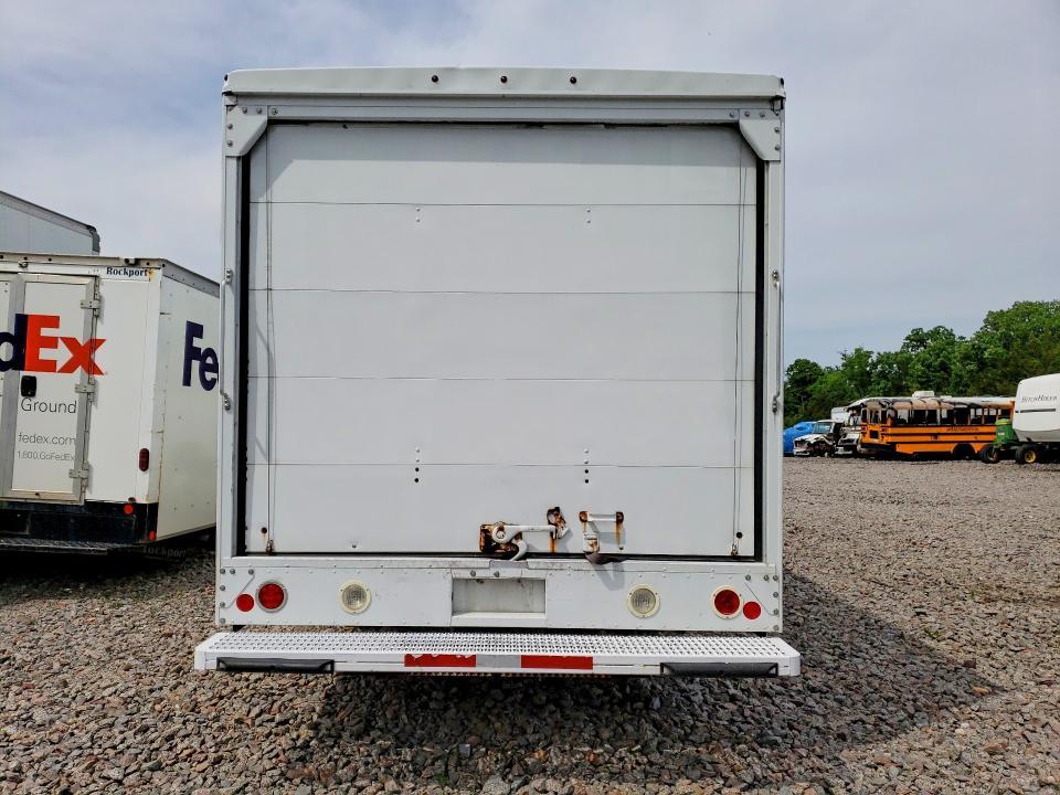2014 Freightliner MT45G Chassis Delivery Van