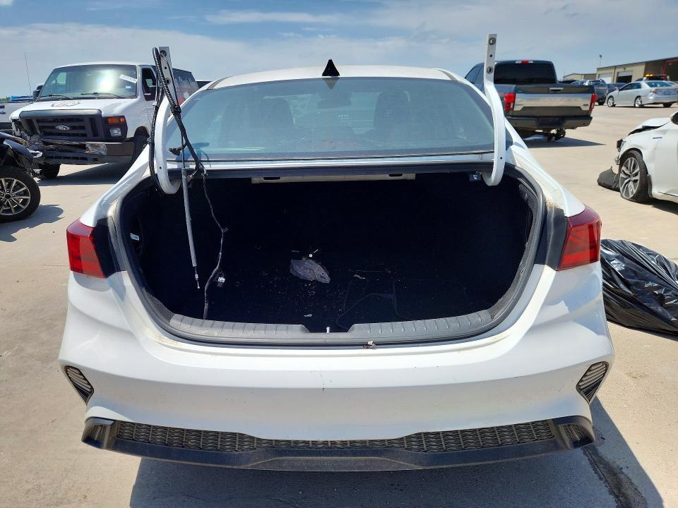 2022 KIA Forte lxs