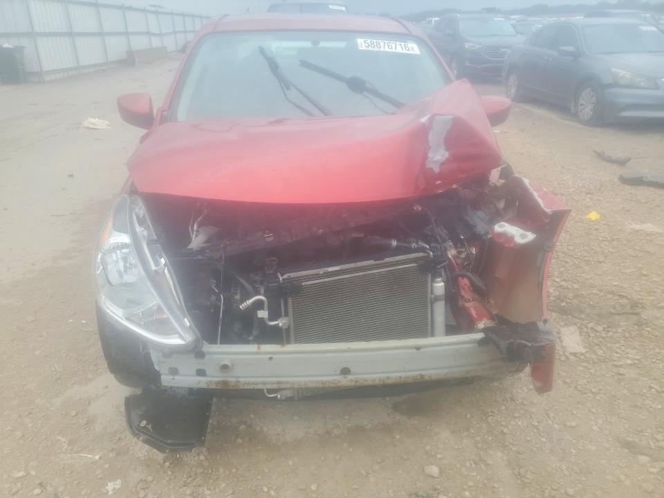 2019 Nissan Versa sv