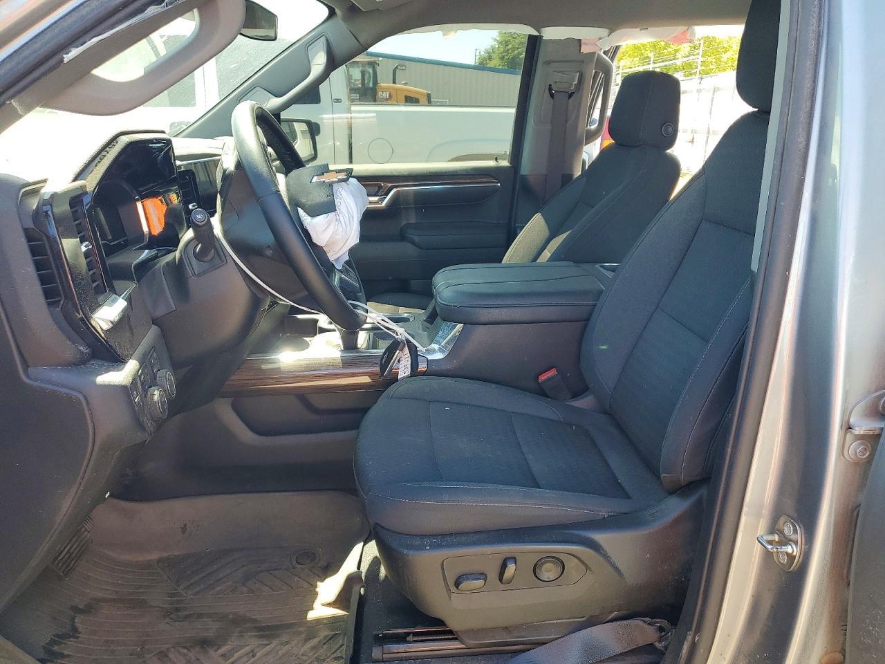 2024 Chevrolet Silverado K1500 LT
