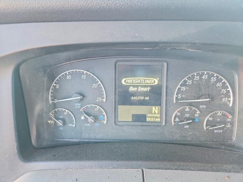 2018 Freightliner Cascadia 126 Semi Truck