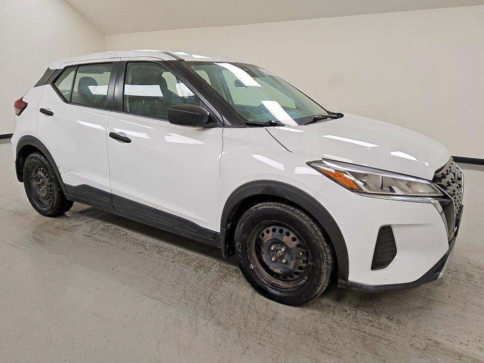 2021 Nissan Kicks s