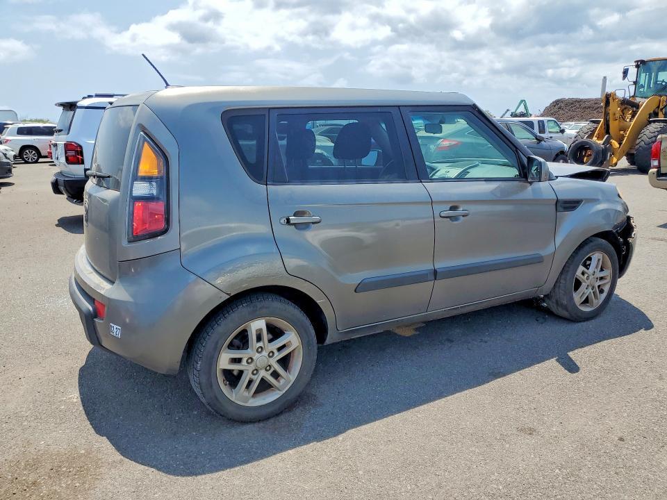 2011 KIA Soul +
