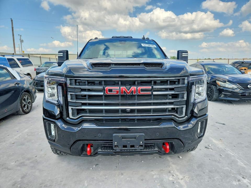 2022 GMC Sierra K2500 AT4