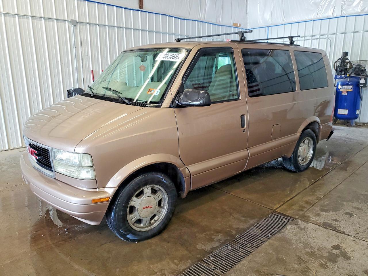 2004 GMC Safari XT