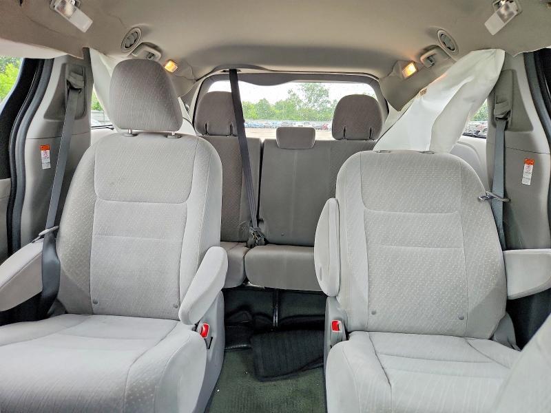 2017 Toyota Sienna le