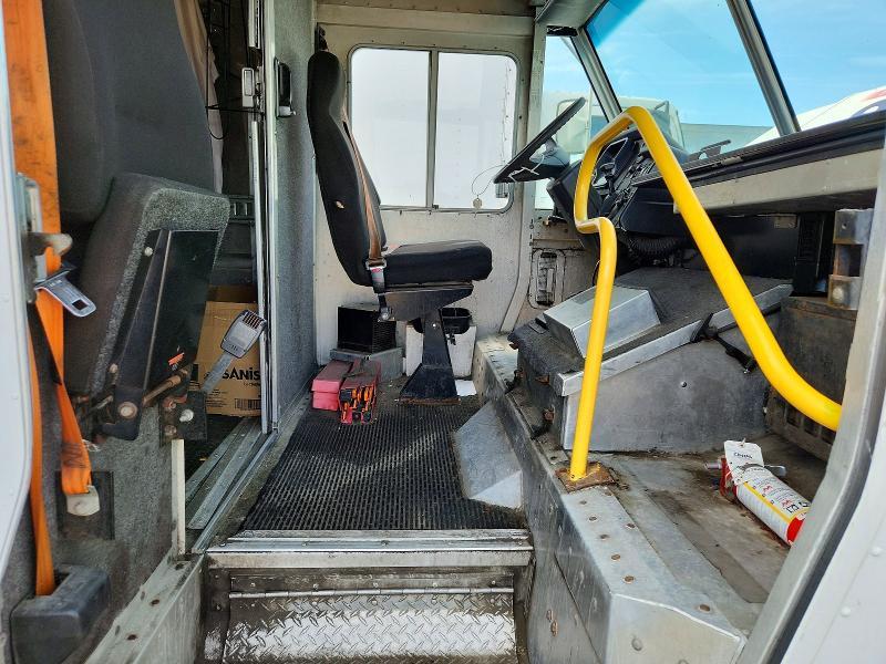 2014 Freightliner MT55G Delivery Truck
