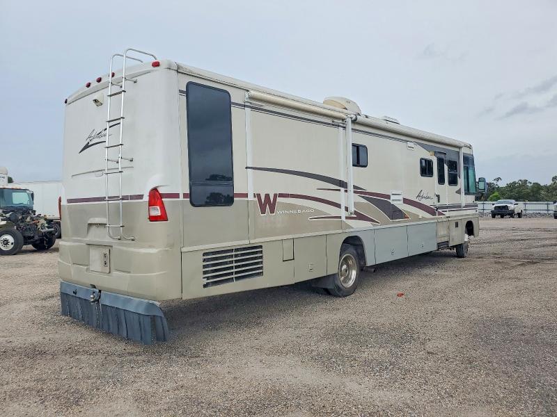 2005 Winnebago Adventurer RV