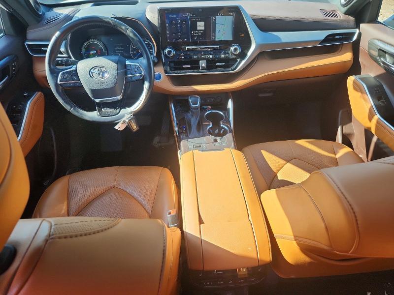 2021 Toyota Highlander Hybrid Platinum