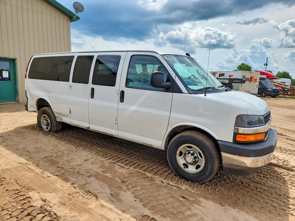 2017 Chevrolet Express G3500 LT