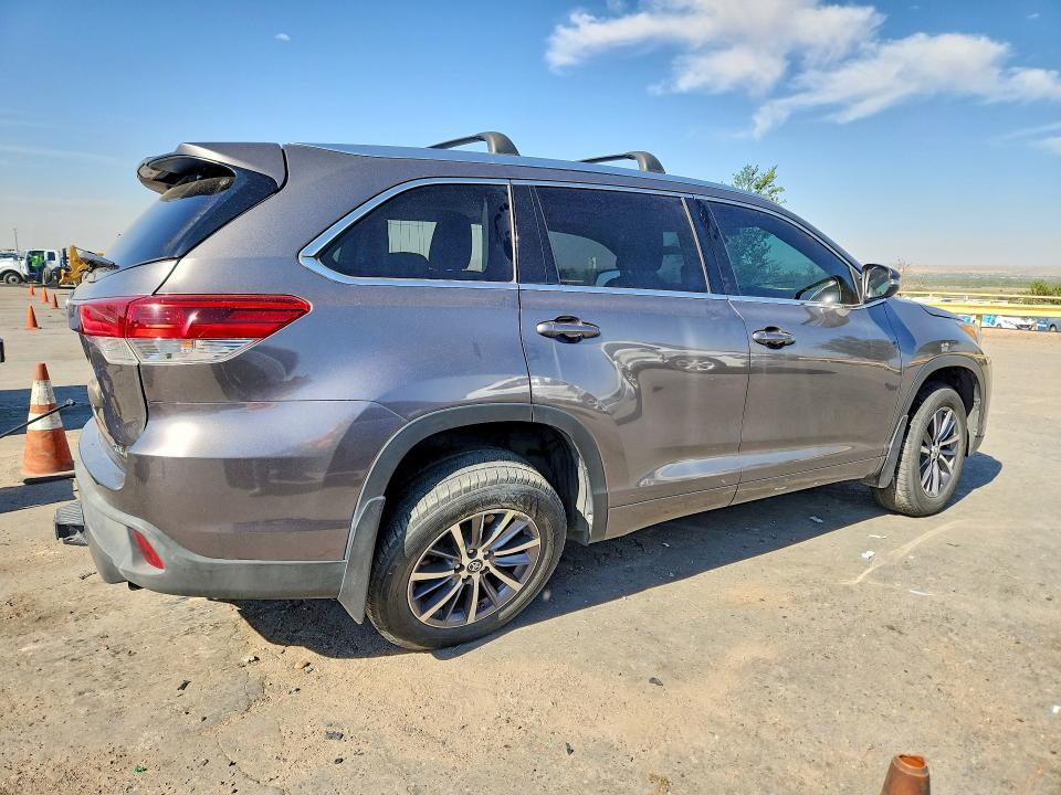 2017 Toyota Highlander xle