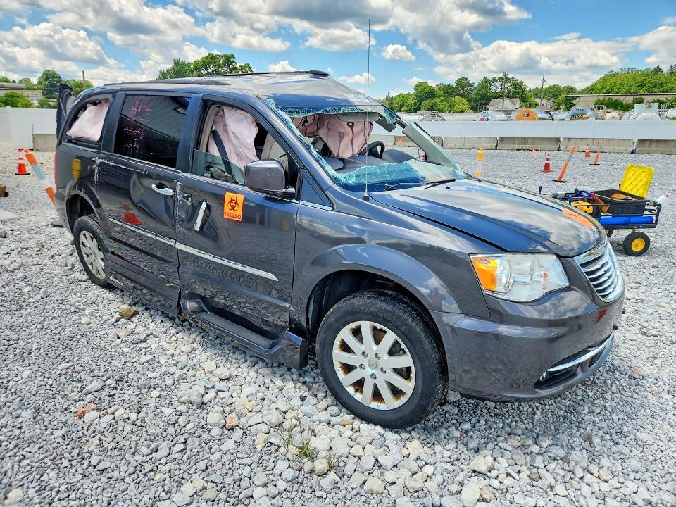 2016 Chrysler Town & Country Touring