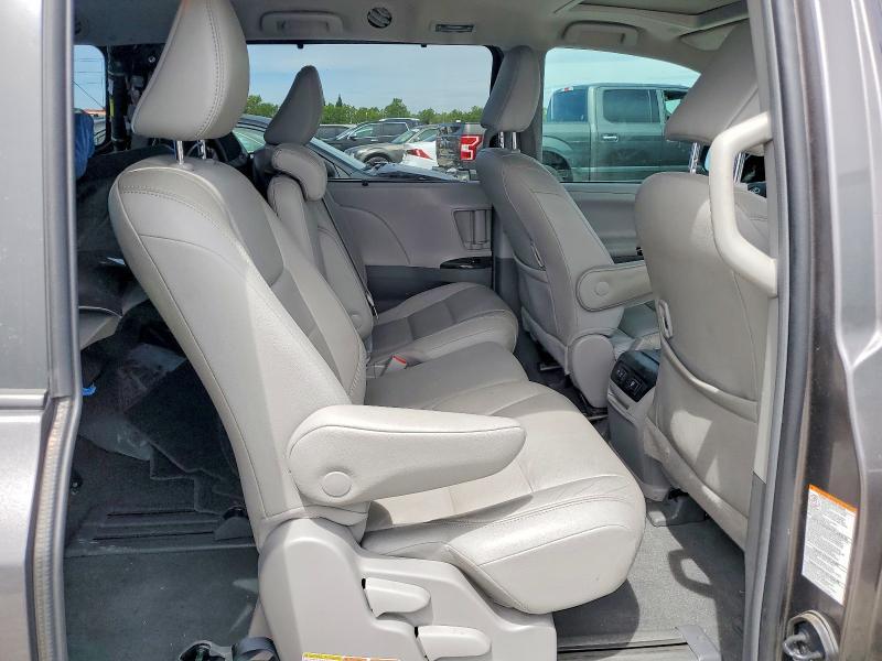 2019 Toyota Sienna xle 8-passenger