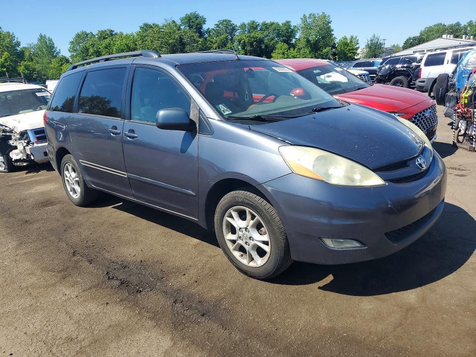 2006 Toyota Sienna xle 7 Passenger