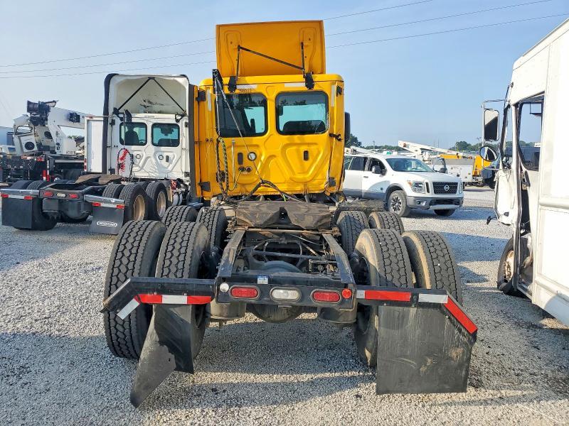 2022 Freightliner Cascadia 126 Semi Truck