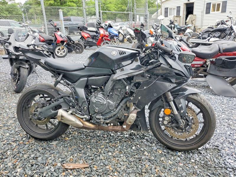 2025 Yama YZFR7