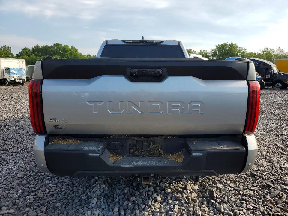 2022 Toyota Tundra Crewmax SR5