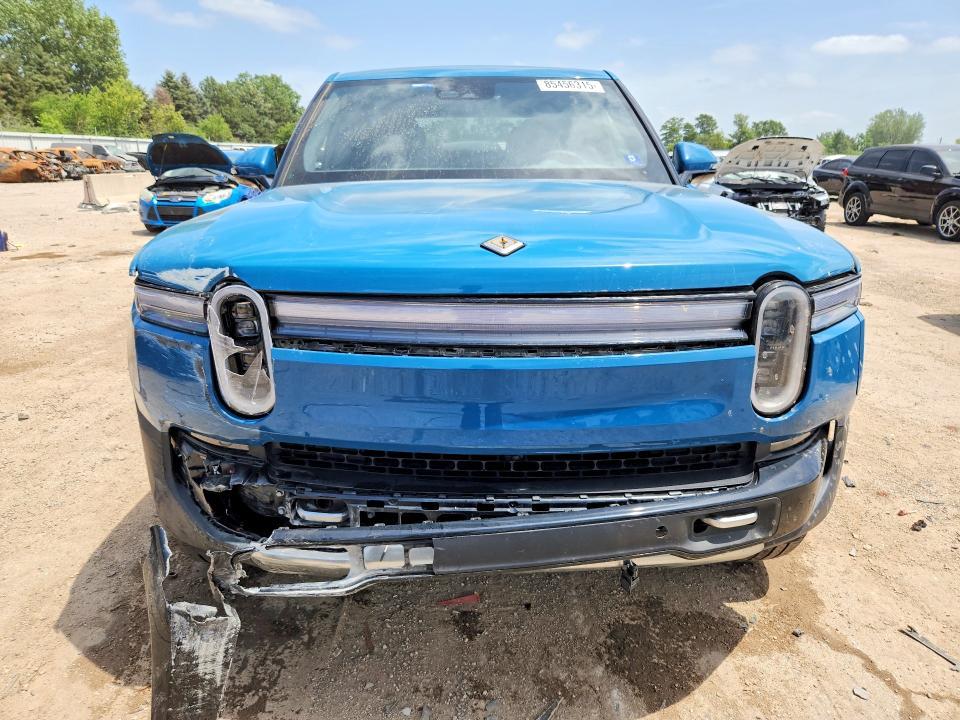 2025 Rivian R1T Adventure