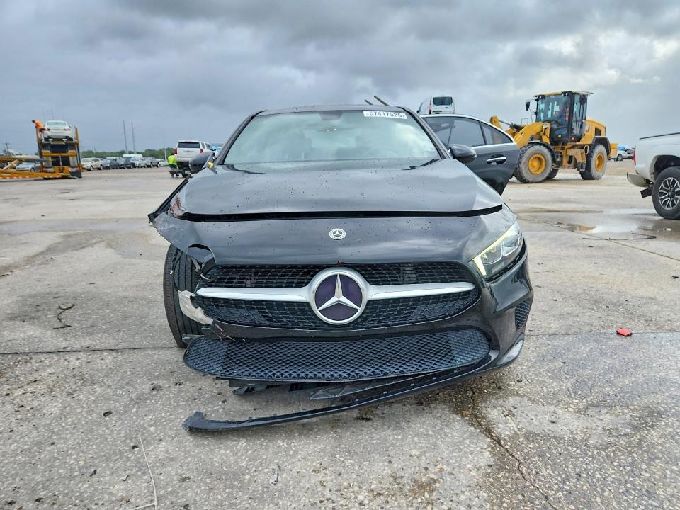 2020 Mercedes-Benz A 220
