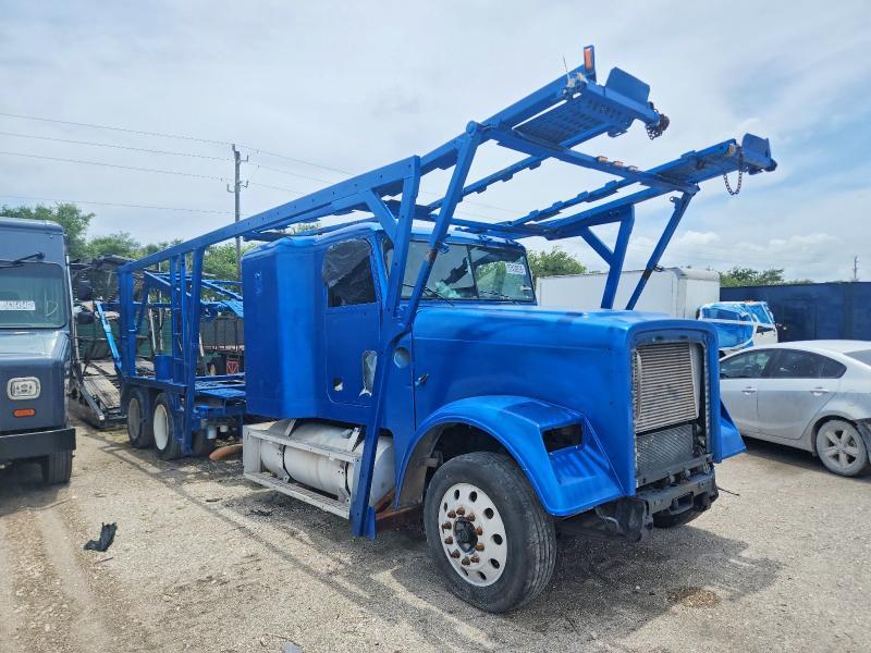 2000 Freightliner Fld120 car Hauler Truck