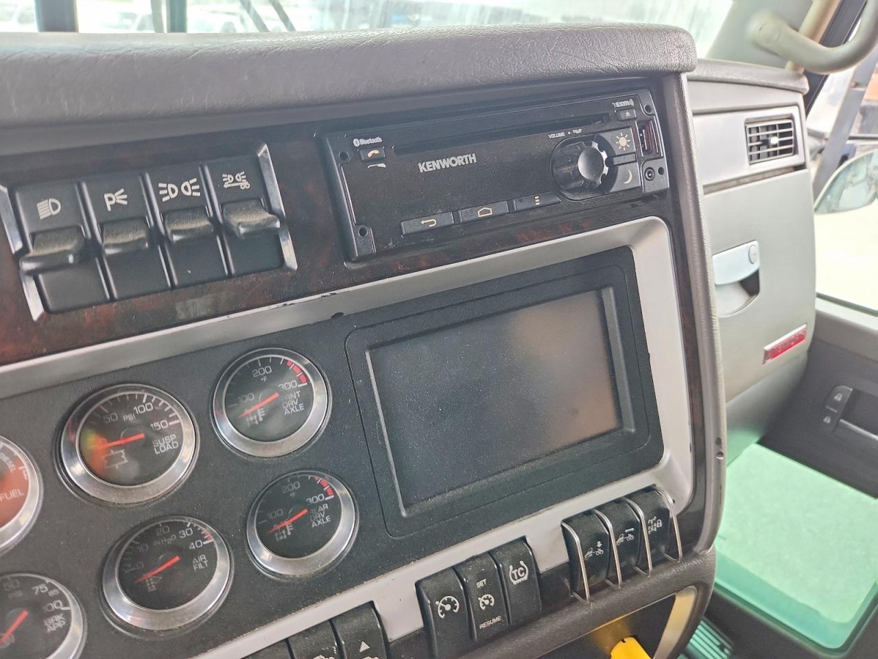 2018 Kenworth T660 Semi Truck