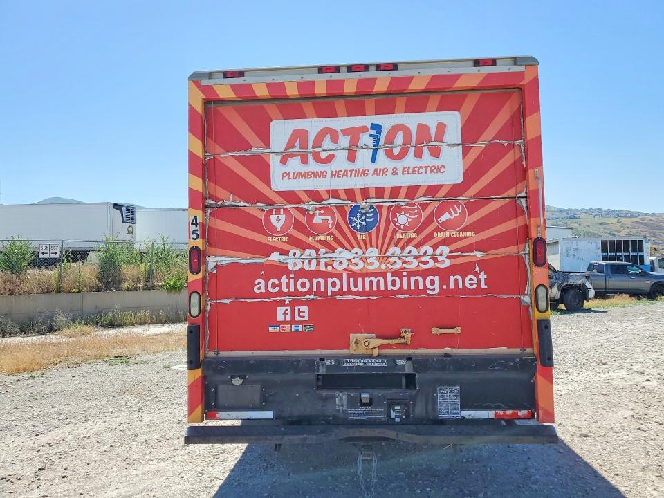 2004 Chevrolet Express G3-BOX Truck