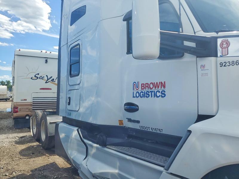 2022 Kenworth T680 Semi Truck