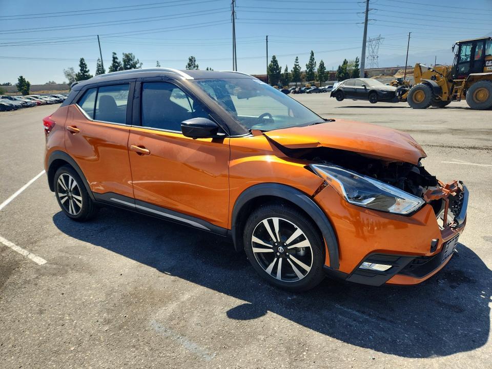 2019 Nissan Kicks sr