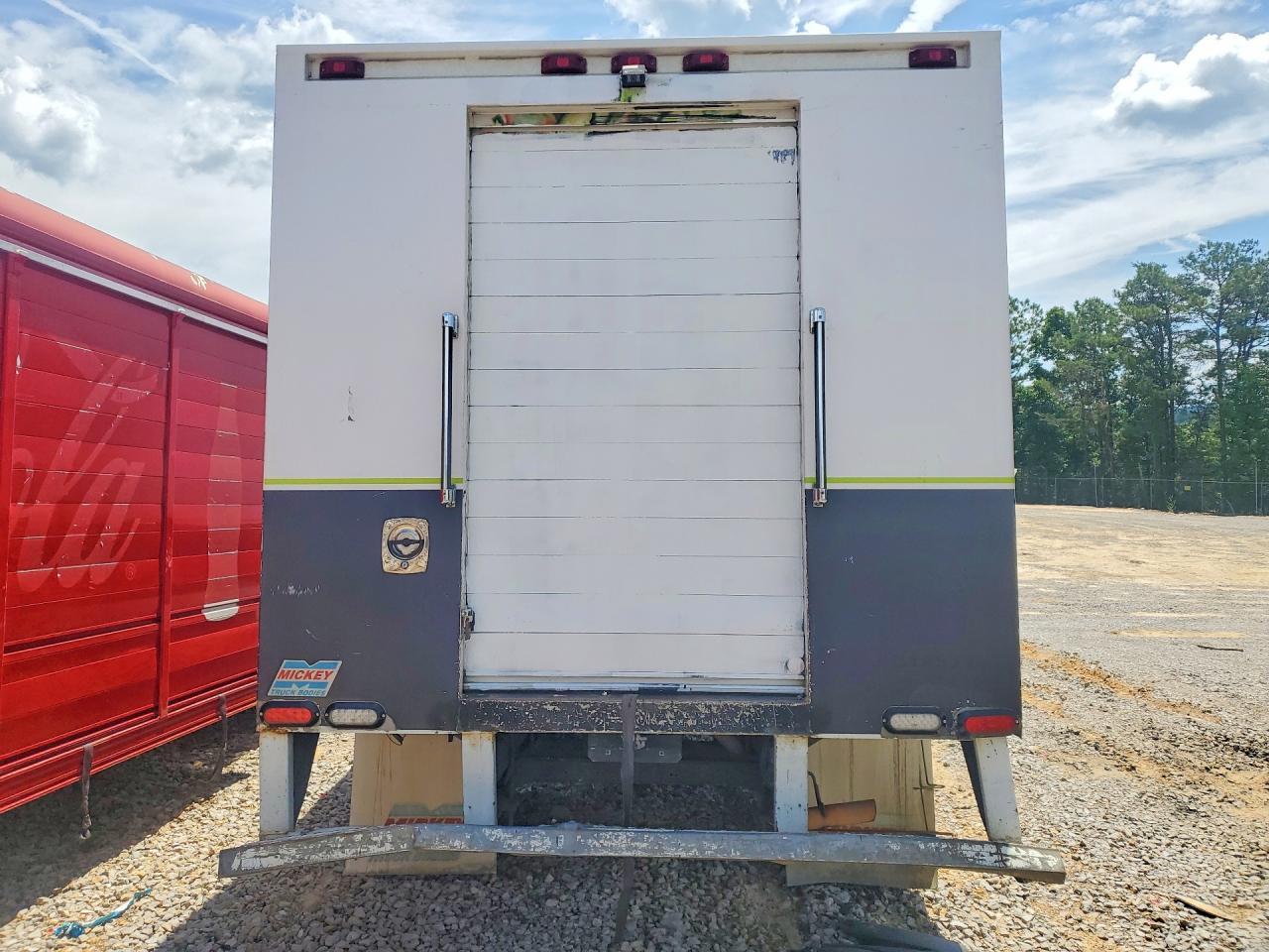 2015 Chevrolet Express Refrigerated BOX Truck