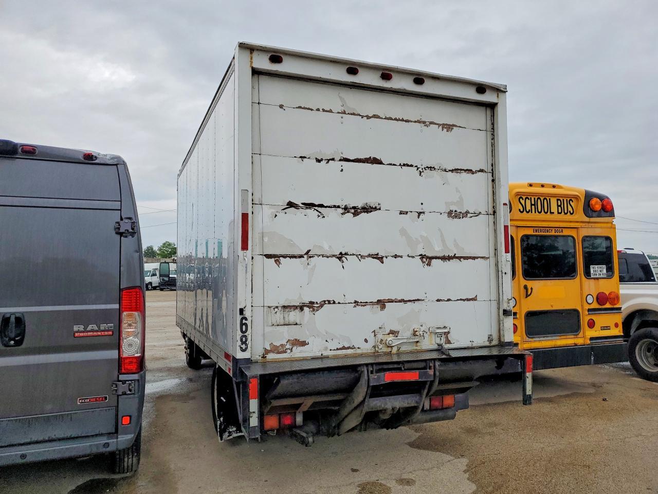 2008 Mitsubishi Fuso FE83D BOX Truck