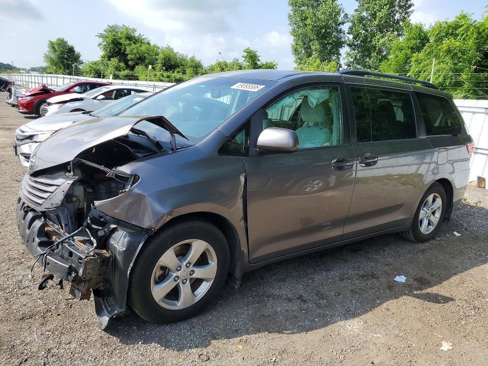 2015 Toyota Sienna le