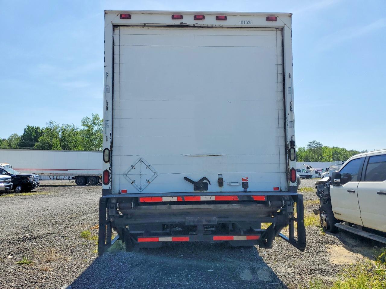 2007 Frht - Freightliner 2007 Freightliner Business Class M2 BOX Truck