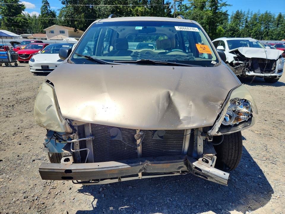 2005 Toyota Sienna ce 8 Passenger