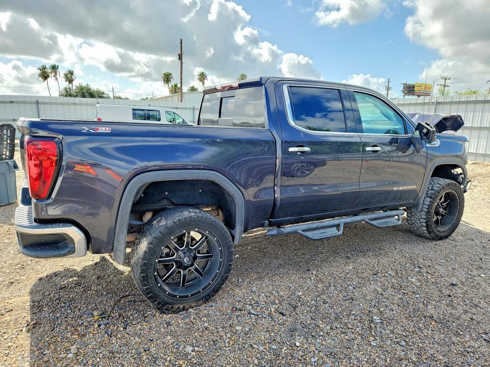 2022 GMC Sierra K1500 SLT