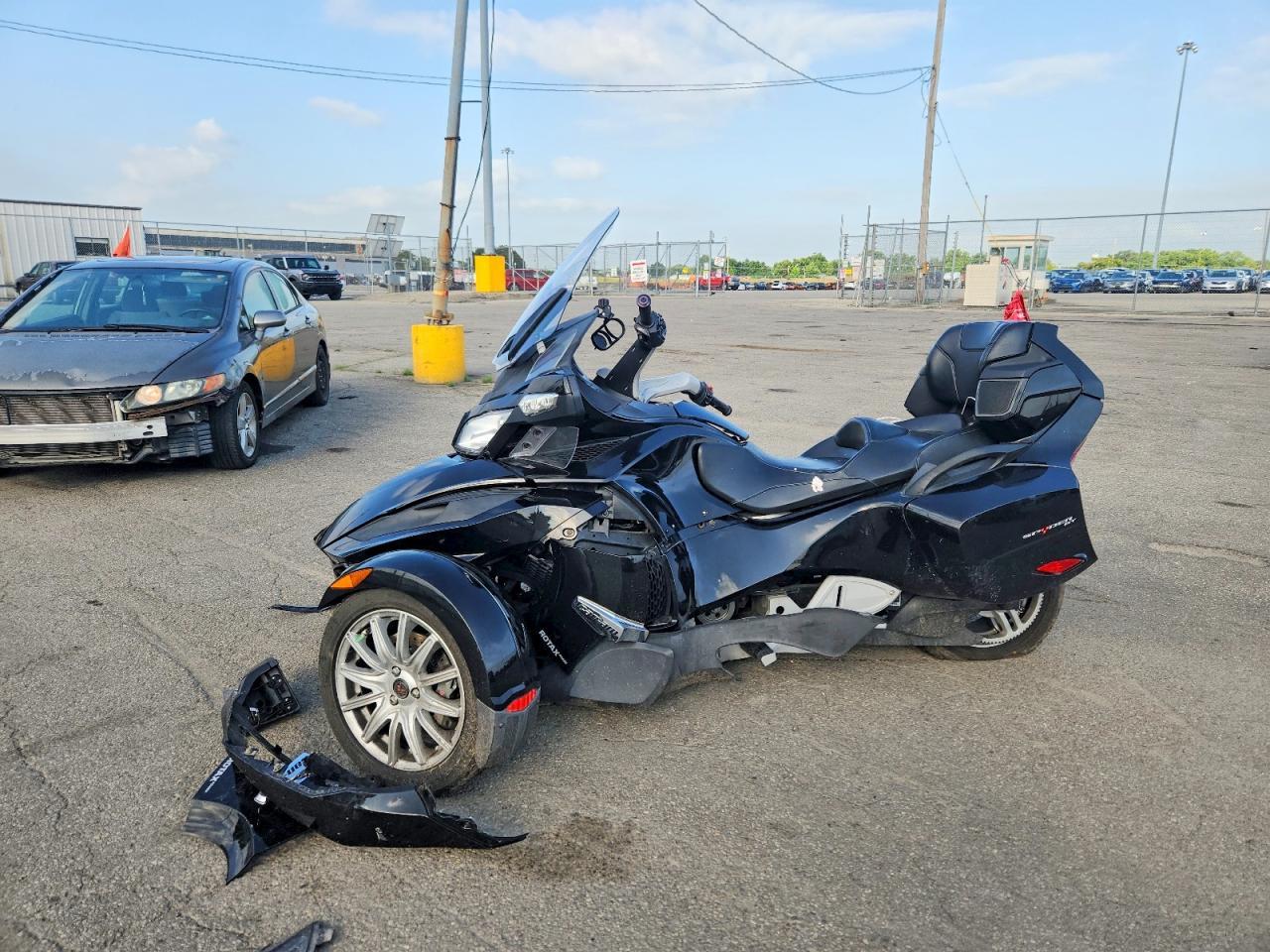2016 Can-Am Spyder Roadster RT
