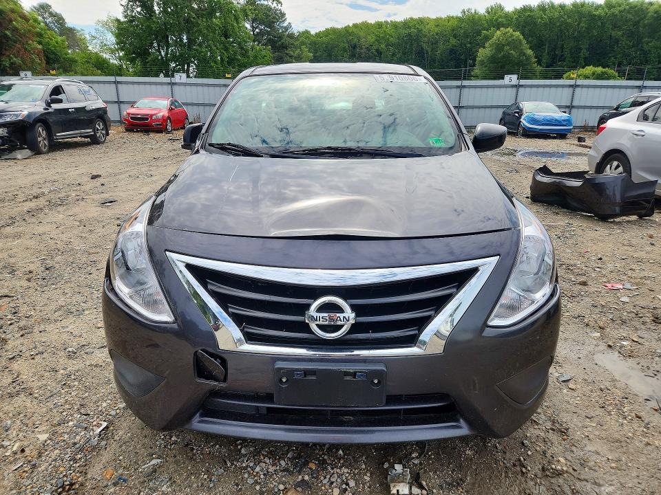 2015 Nissan Versa 1.6 sv