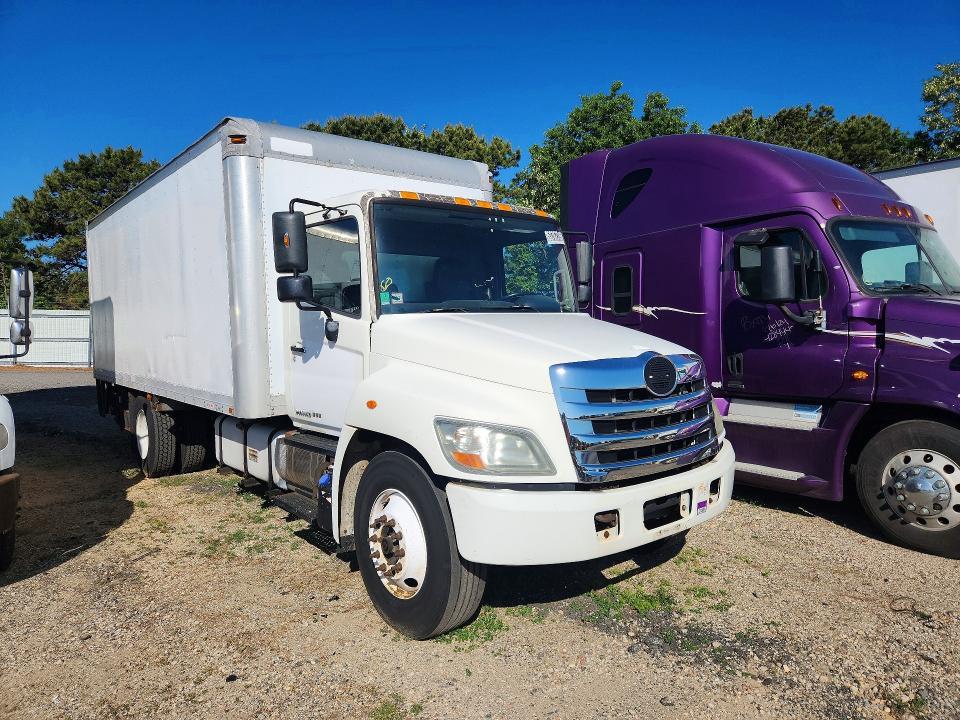 2013 Hino 258/268 BOX Truck