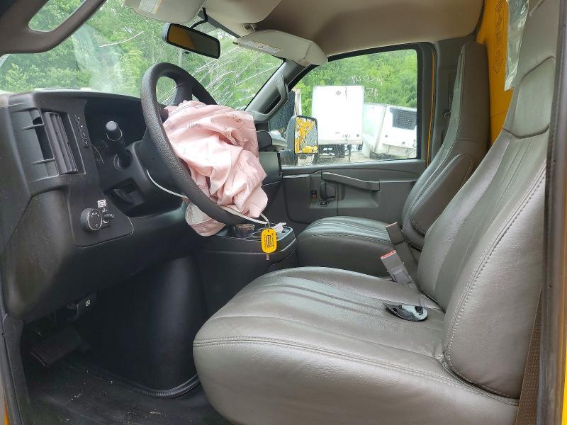2023 GMC Savana BOX Truck
