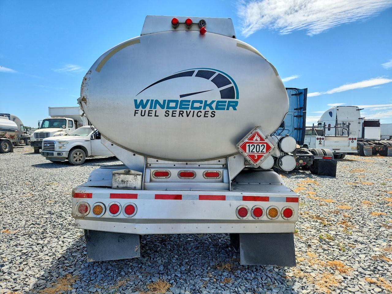 2006 Wellcraft 2006 Fuel WELD-IT Company Tank Trailer