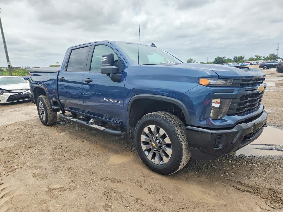 2025 Chevrolet Silverado K2500 Custom