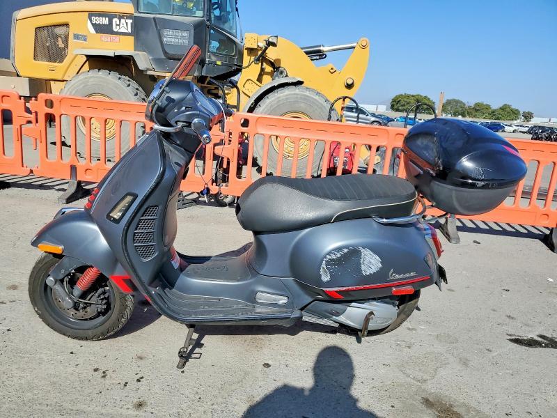 2021 Vespa GTS300