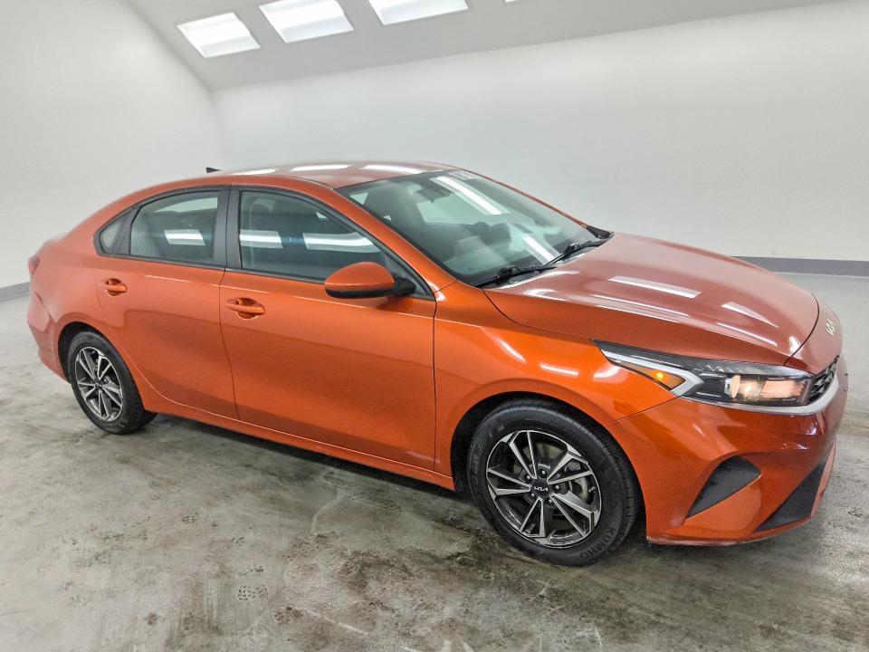 2023 KIA Forte lxs