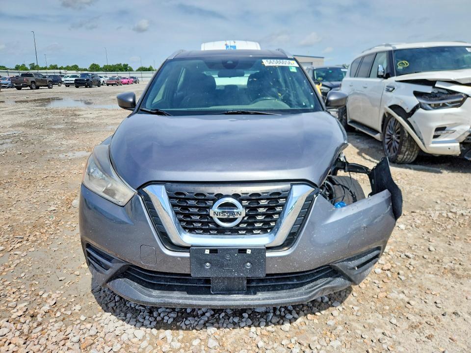2020 Nissan Kicks sv