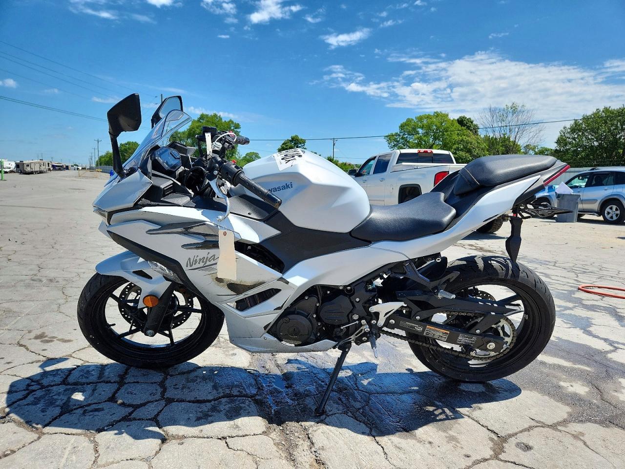 2025 Kawasaki EX500 H