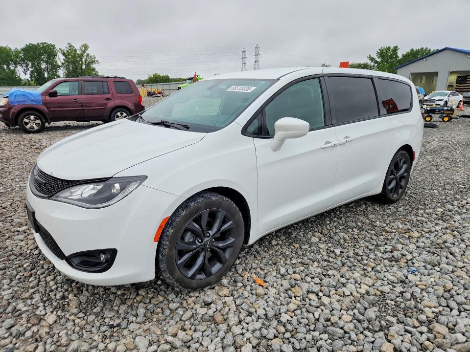 2018 Chrysler Pacifica Touring Plus