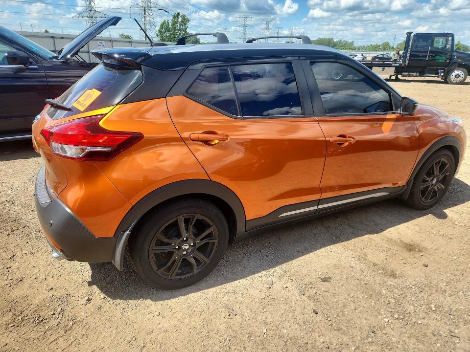 2020 Nissan Kicks sr