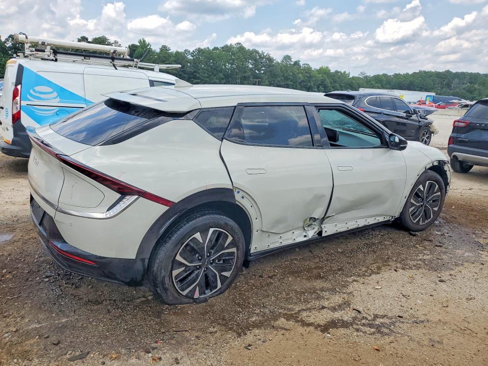 2023 KIA EV6 Wind