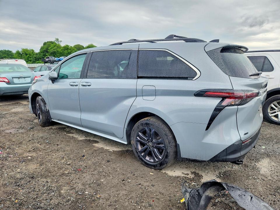 2024 Toyota Sienna Woodland Edition