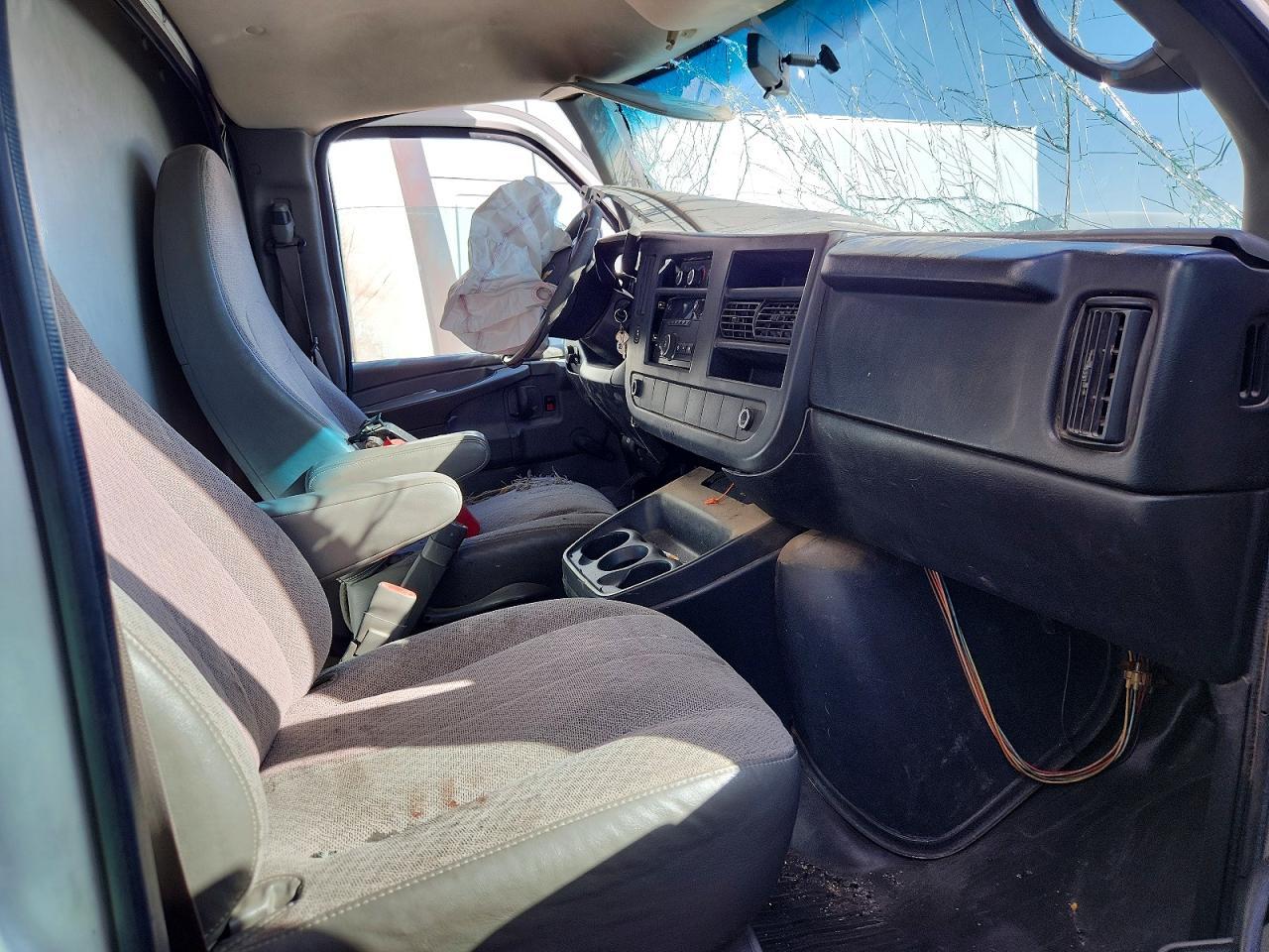 2013 Chevrolet Express Delivery Truck