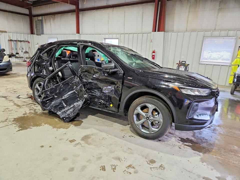 2025 Ford Escape st Line